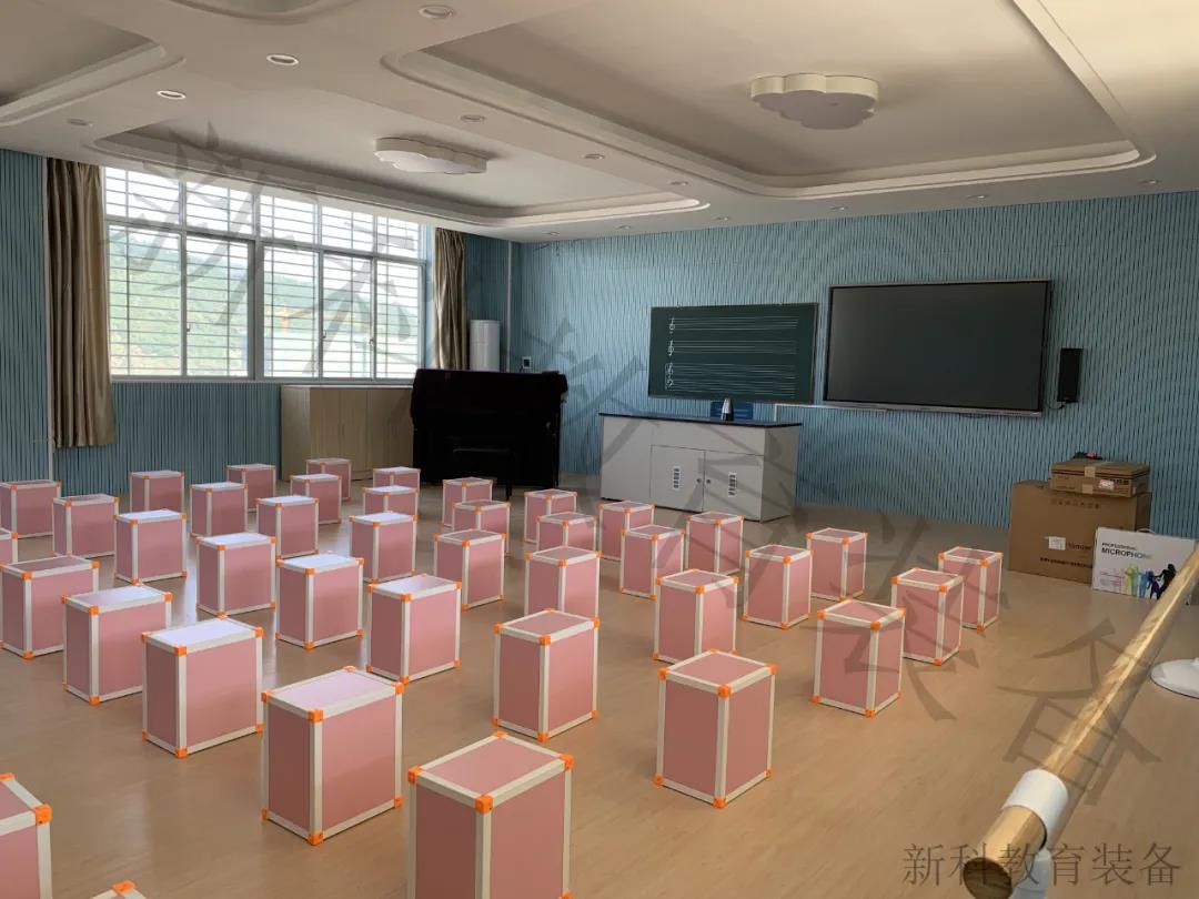 <a href='http://www.tjxblsf.com/chanpin/58-1.html' target='1' style='font-size:18px; font-weight:bold; color:#000000;'>音樂室</a>2