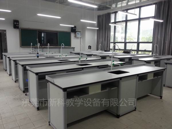 <a href='http://www.tjxblsf.com/chanpin/53-1.html' target='1' style='font-size:18px; font-weight:bold; color:#000000;'>科學實驗室</a>設備