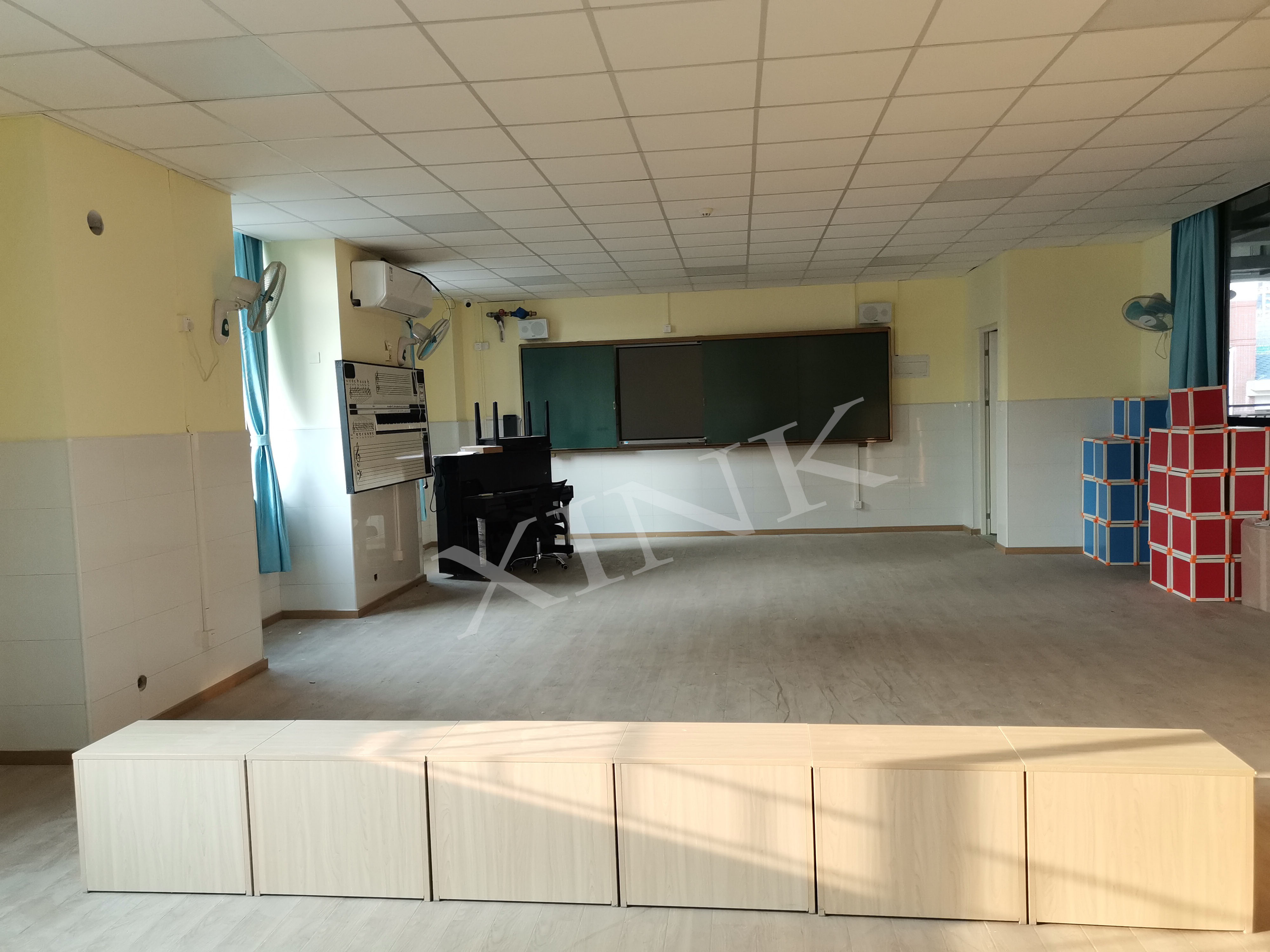 音樂<a href='http://www.tjxblsf.com/chanpin/59-1.html' target='1' style='font-size:18px; font-weight:bold; color:#000000;'>舞蹈室</a>