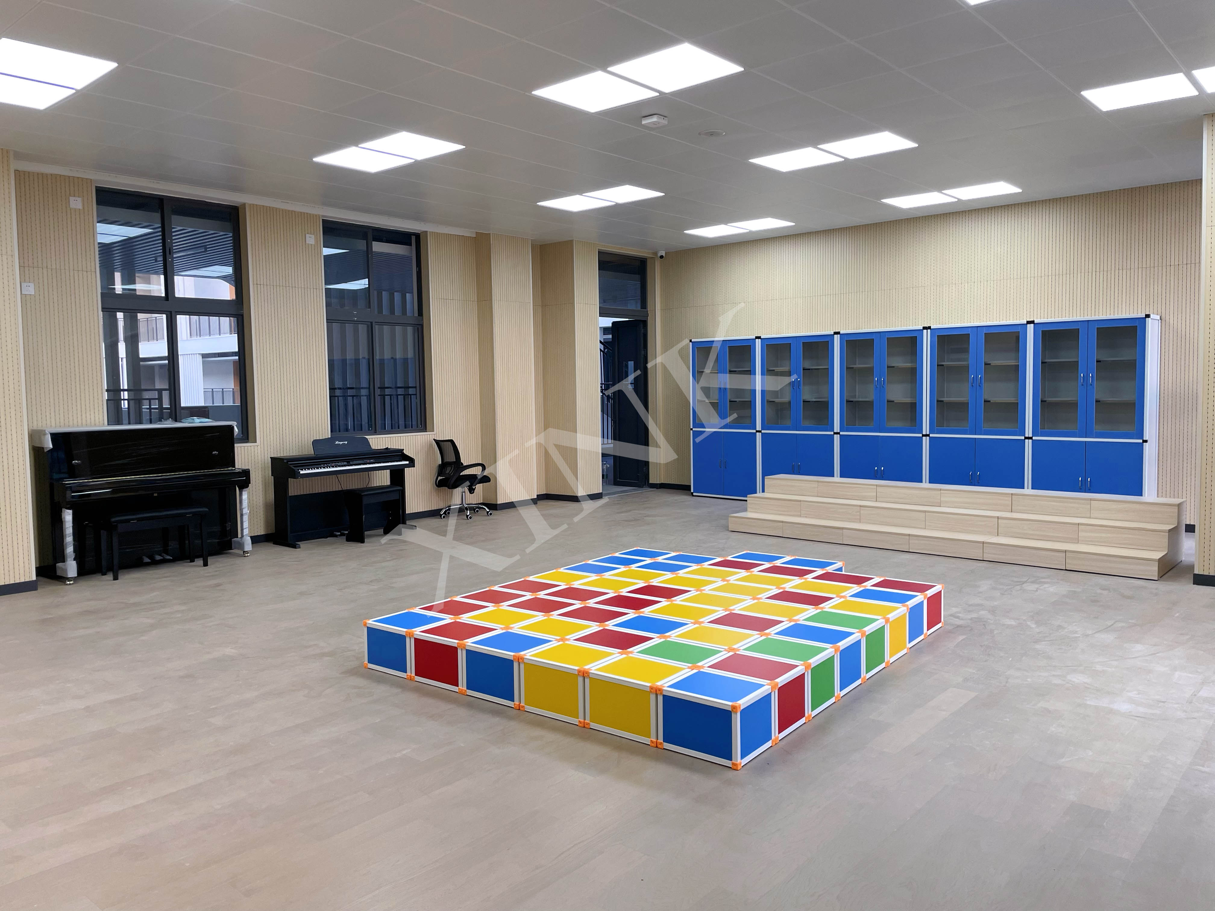 <a href='http://www.tjxblsf.com/chanpin/59-1.html' target='1' style='font-size:18px; font-weight:bold; color:#000000;'>舞蹈室</a>