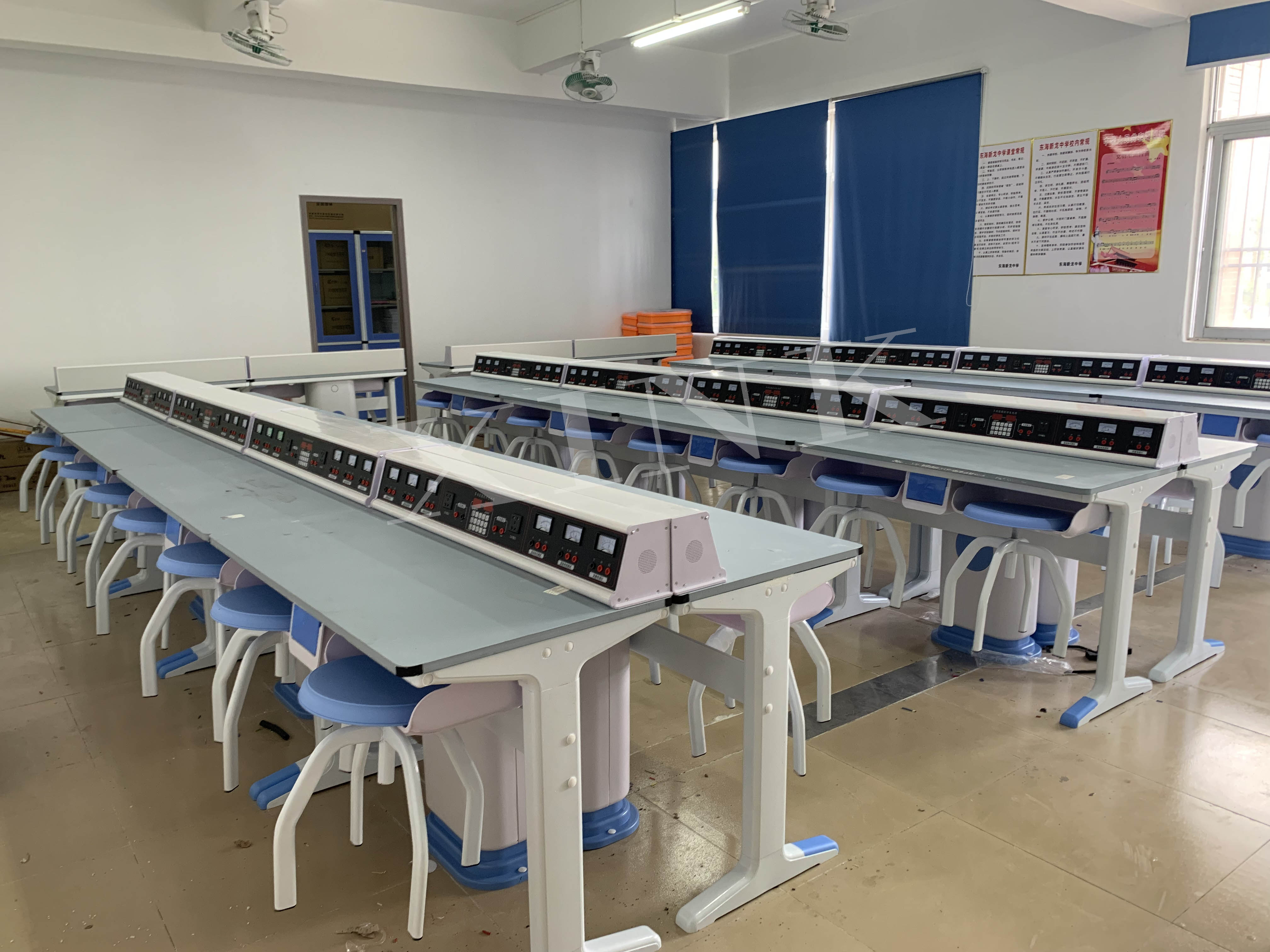 <a href='http://www.tjxblsf.com/' target='1' style='font-size:14px; font-weight:bold; color:#0080ff;'>物理實驗室</a>