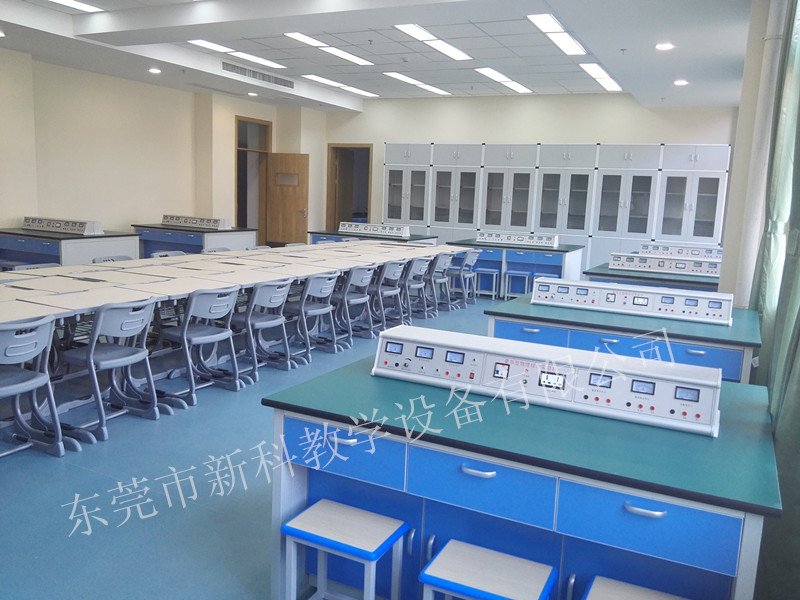 <a href='http://www.tjxblsf.com/' target='1' style='font-size:14px; font-weight:bold; color:#0080ff;'>物理實(shí)驗(yàn)室</a>教室