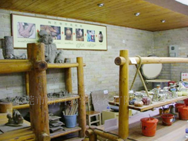 <a href='http://www.tjxblsf.com/chanpin/55-1.html' target='1' style='font-size:18px; font-weight:bold; color:#000000;'>陶藝功能室</a>