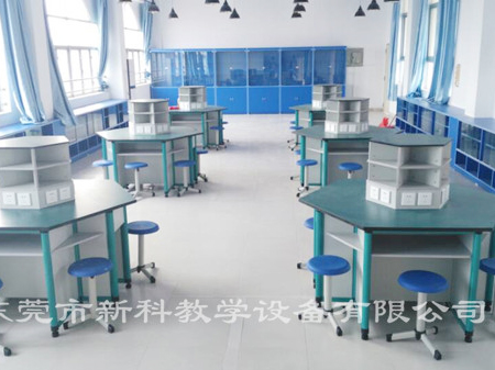 <a href='http://www.tjxblsf.com/chanpin/60-1.html' target='1' style='font-size:18px; font-weight:bold; color:#000000;'>機器人功能室</a>3